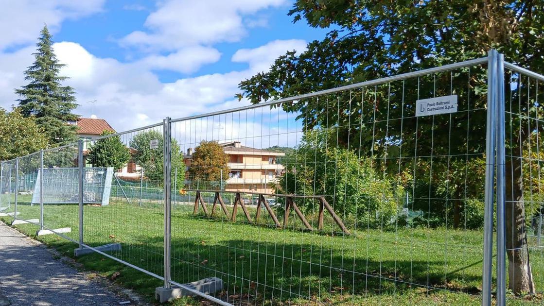 "Casa della comunità, stravolto un quartiere. La struttura prenderà il posto del campo da calcio"