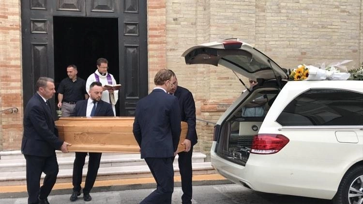 Chiesa del Preziosissimo Sangue gremita per l’addio a Nazareno Giorgetti, ex dirigente e allenatore