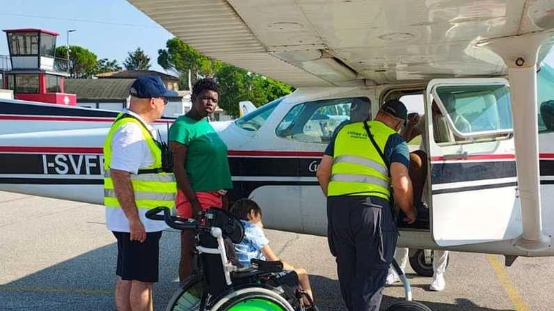 In tantissimi hanno preso parte alla ’Fly Therapy’ dell’aeroporto Baracca