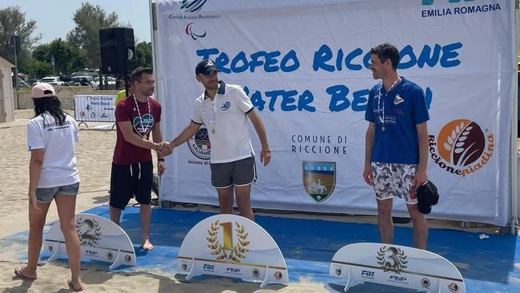 La squadra Master di Reggiana Nuoto ottiene ottimi risultati in piscina e in acque libere, accogliendo atleti di varie età e livelli. Allenati da Alessandro Incerti, puntano a migliorare e a crescere come gruppo.
