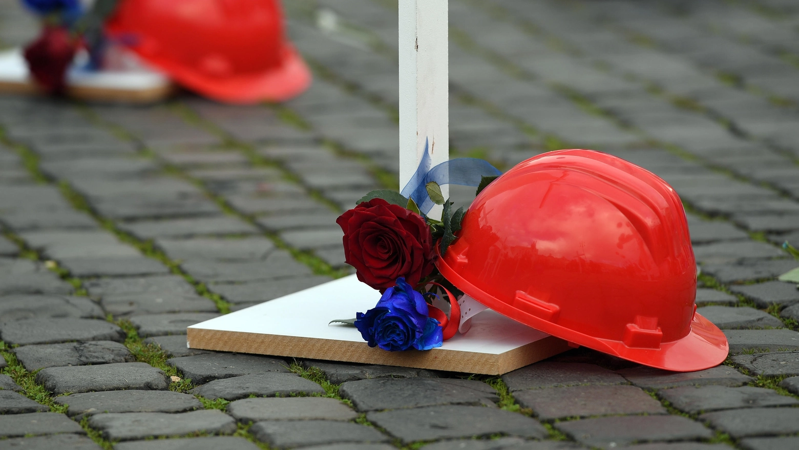 Ancora una morte sul lavoro: operaio di 33 anni schiacciato in provincia di Pesaro