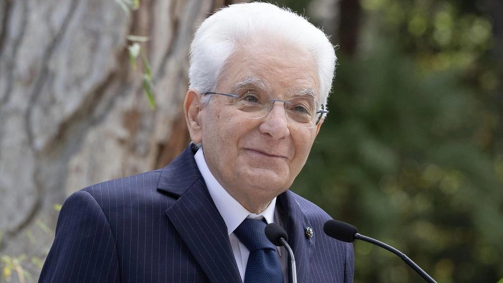 Centro auto elettriche. Mattarella ospite in Ferrari