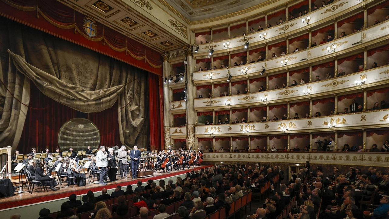 Teatro Comunale gremito