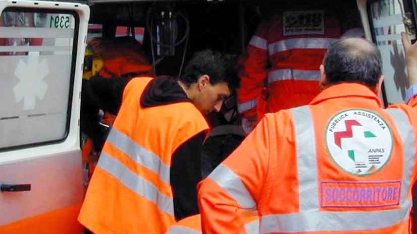 L’incidente è avvenuto lungo la strada provinciale 61 che collega Magliano di Tenna a Grottazzolina