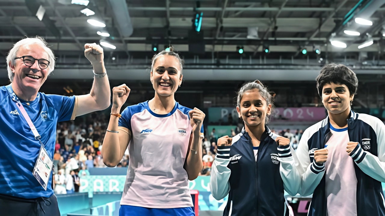 Massimo Costantini con la squadra femminile indiana di tennistavolo