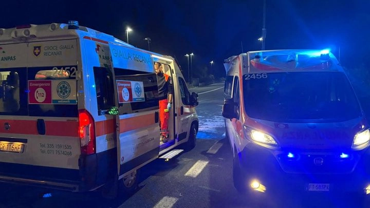 La piccola Matilde è venuta al mondo in ambulanza a Porto Recanati. Il papà ha allertato i soccorsi e insieme al medico ha aiutato la donna a partorire