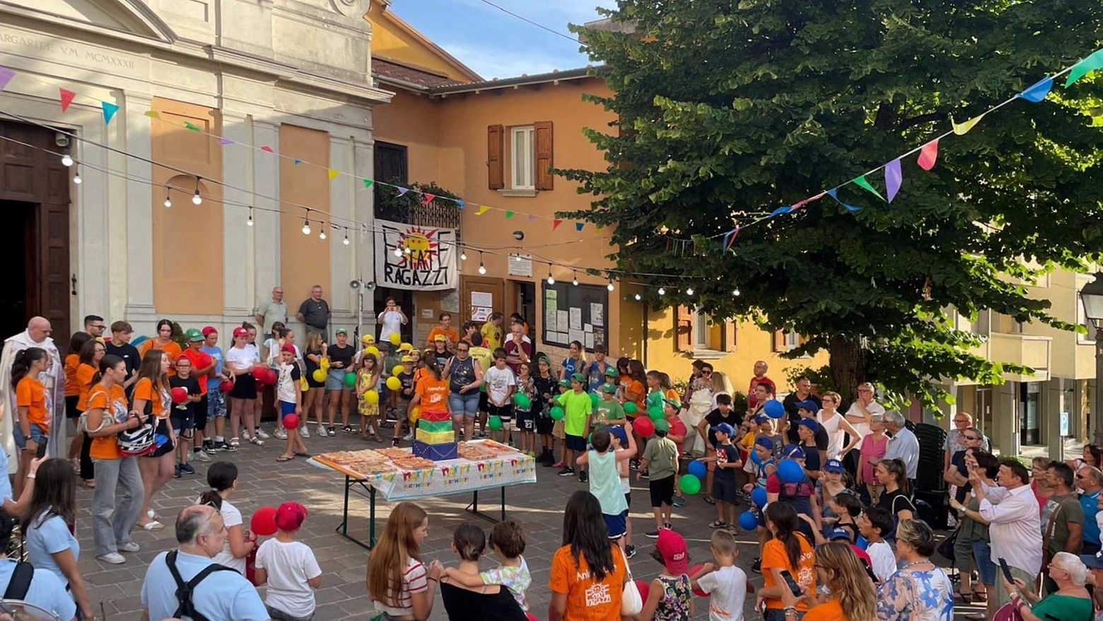 A conclusione dell'edizione del 2024, nel pomeriggio dell'11 agosto, animatori, bambini e genitori hanno festeggiato con la torta per il 30esimo compleanno di Estate Ragazzi, in piazza Ubaldino a Loiano