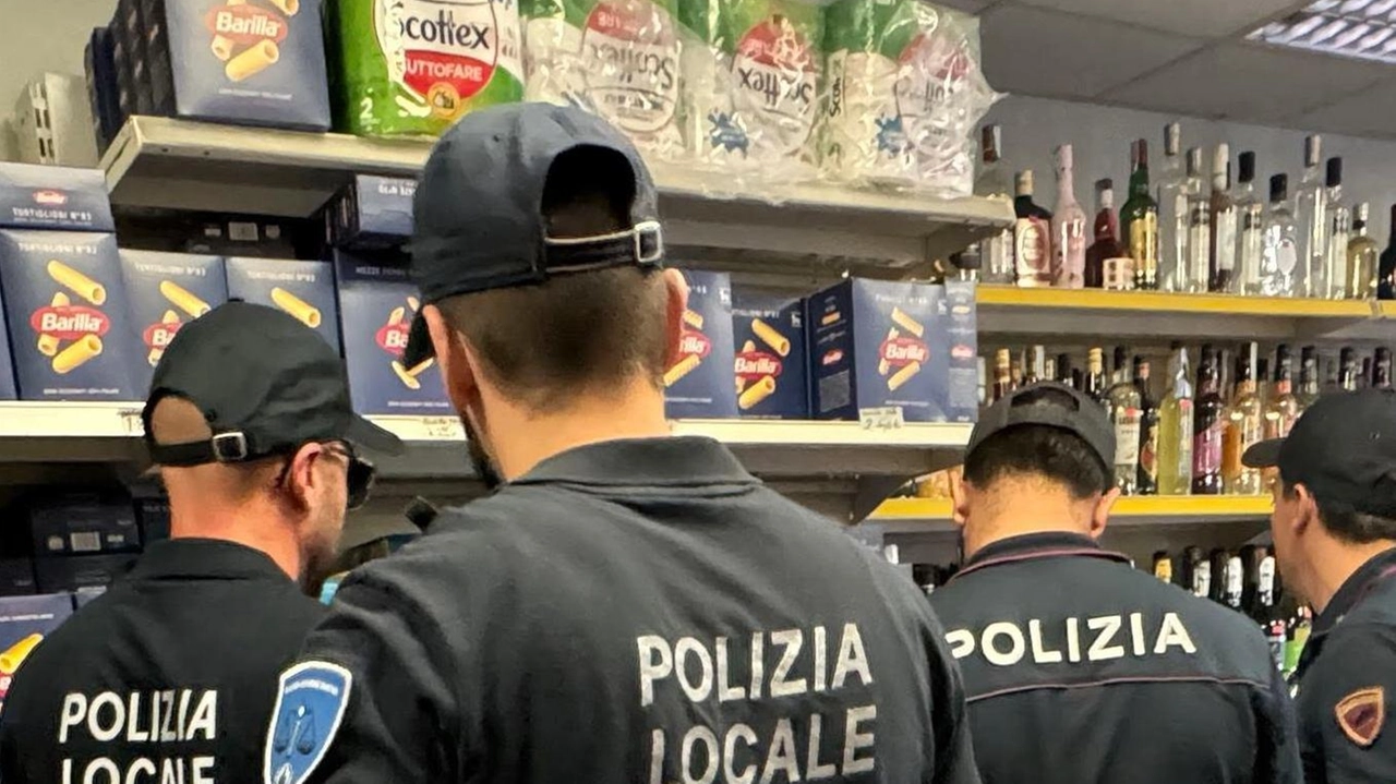 Operazione congiunta della Polizia Locale sassolese e della Polizia di Stato del Commissariato cittadino su alcune attività commerciali site nel...