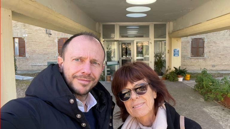 Il sindaco di Mombaroccio Emanuele Petrucci con l’assessore Franca Rossi