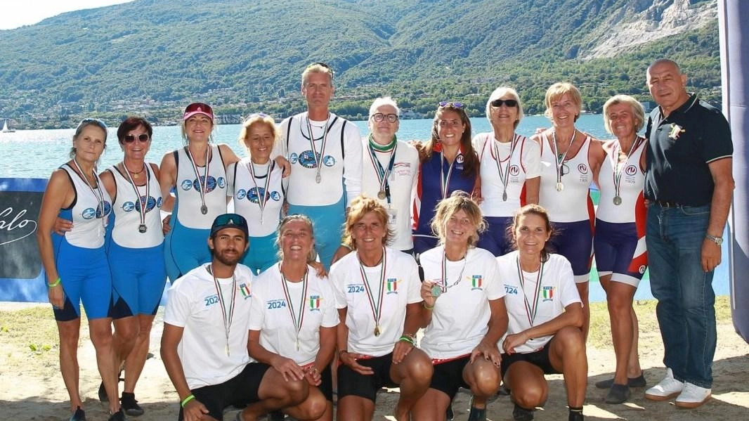 La vogata magica delle donne a Verbania:  "Quattro di coppia" campionesse d’Italia