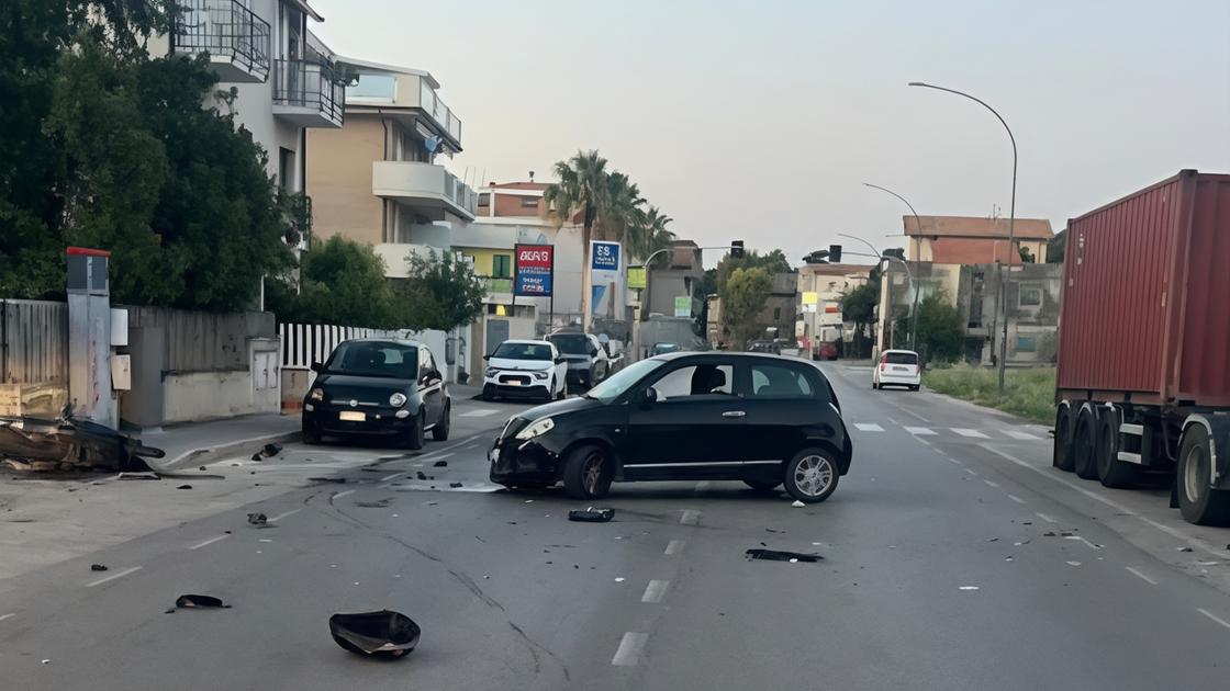 Scontro tra auto coinvolge una ciclista