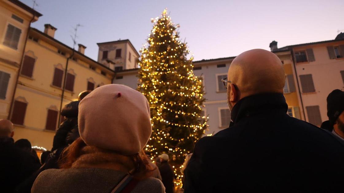 Si accende la magia del Natale. Gli appuntamenti di domenica