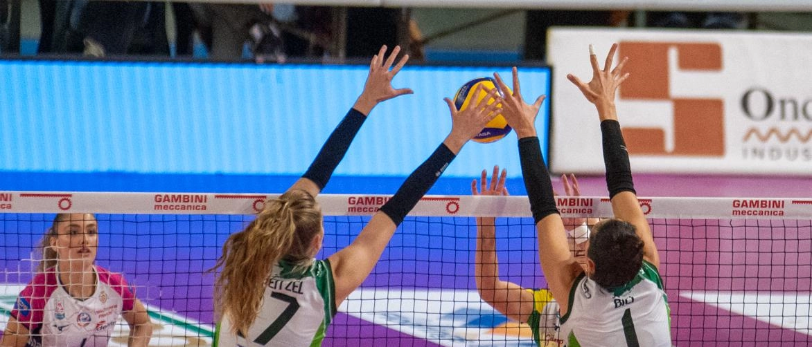 Terza sconfitta consecutiva per la Megabox contro Pinerolo. Lotta intensa ma errori costosi condizionano il risultato. La qualificazione alle Final Eight ora in bilico. Prossimo match contro Numia Vero Volley Milano.