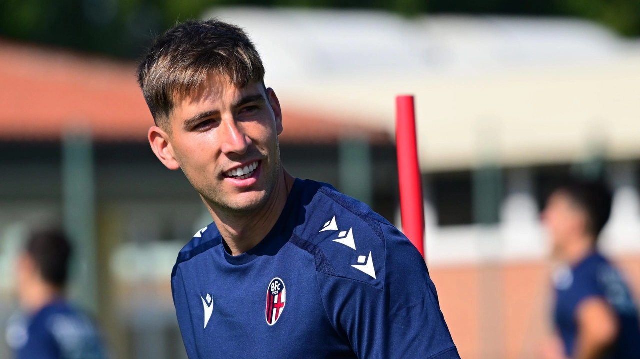 Juan Miranda in allenamento a Casteldebole: insieme a Karlsson è rientrato in gruppo (foto Bologna FC)