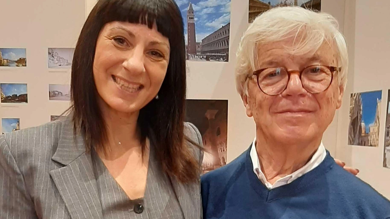 L‘artista Chiara Fabbri e. Andrea Savorelli, curatore della mostra fotografica all’Oratorio San Sebastiano