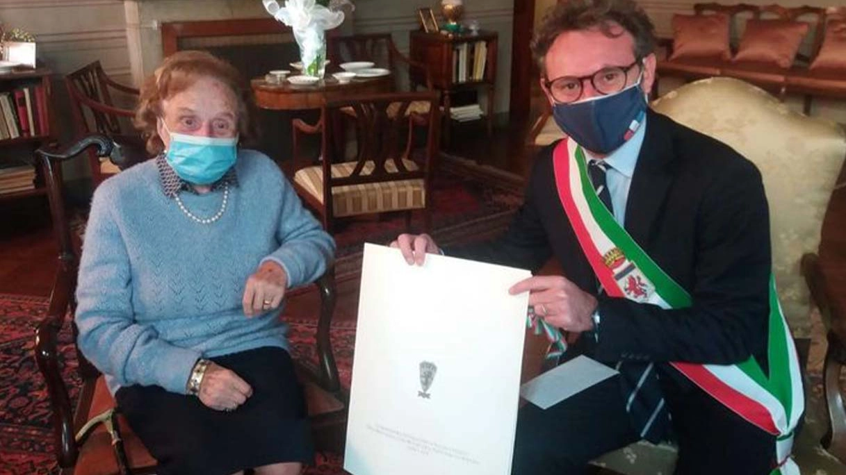 Claudia Baccarini Baldi con il sindaco di Faenza, Massimo Isola