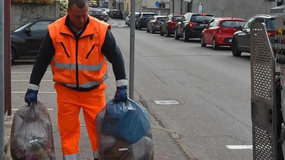 Raccolta differenziata, polemiche in paese per l’aumento della Tari