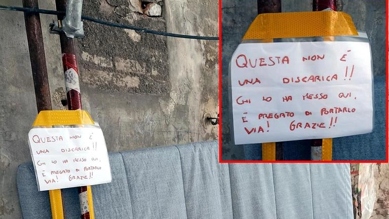 A Jesi, proteste dei residenti per rifiuti ingombranti abbandonati in centro. Materassi e sacchi fuori dai bidoni segnalati, richiesta di revisione del regolamento ambientale.