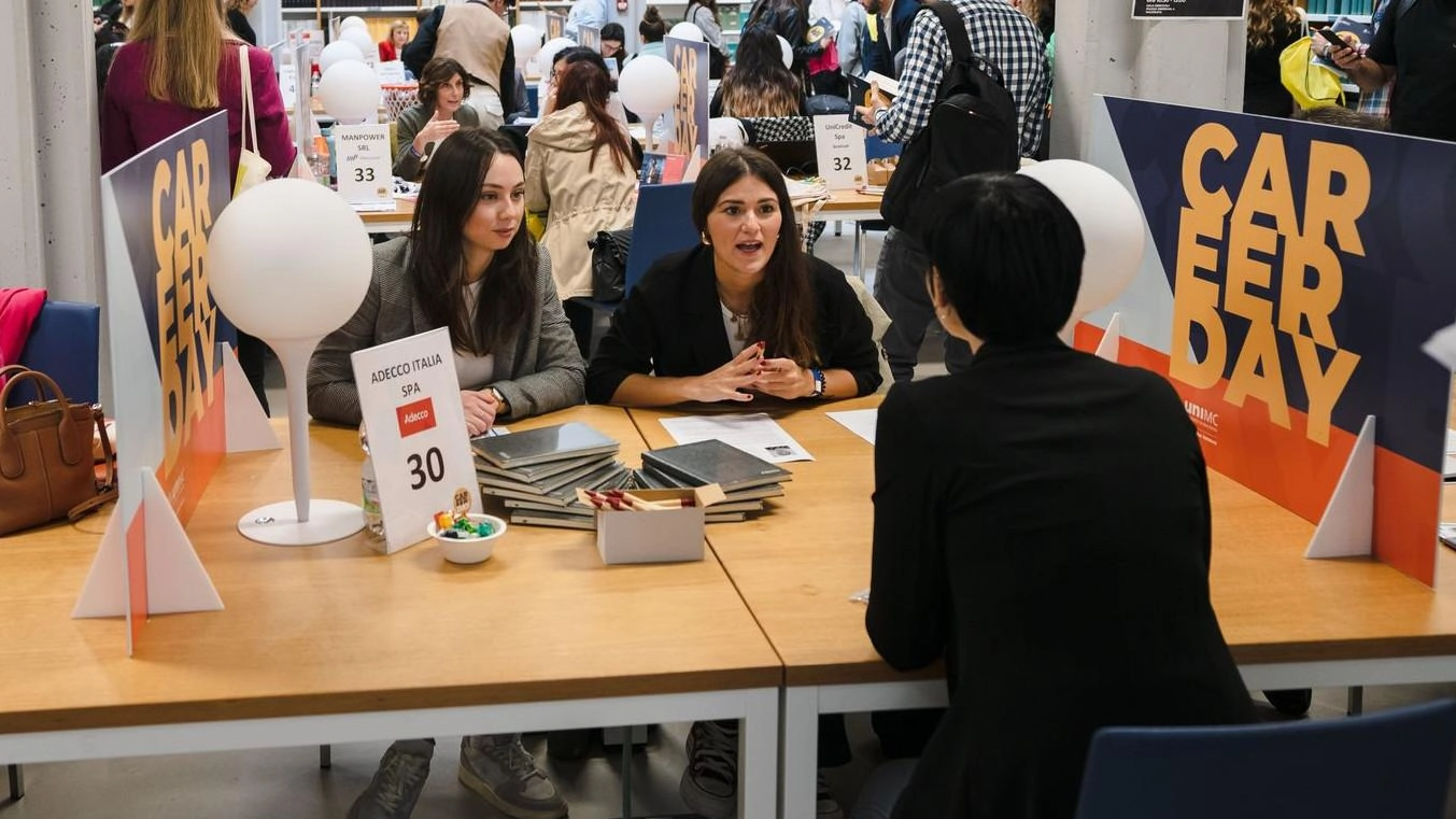 Career day,  iscrizioni per le aziende