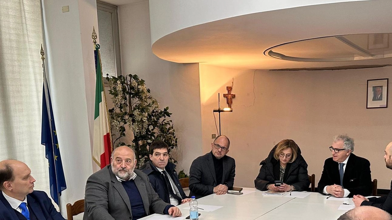 La riunione per l’incontro al Mimit