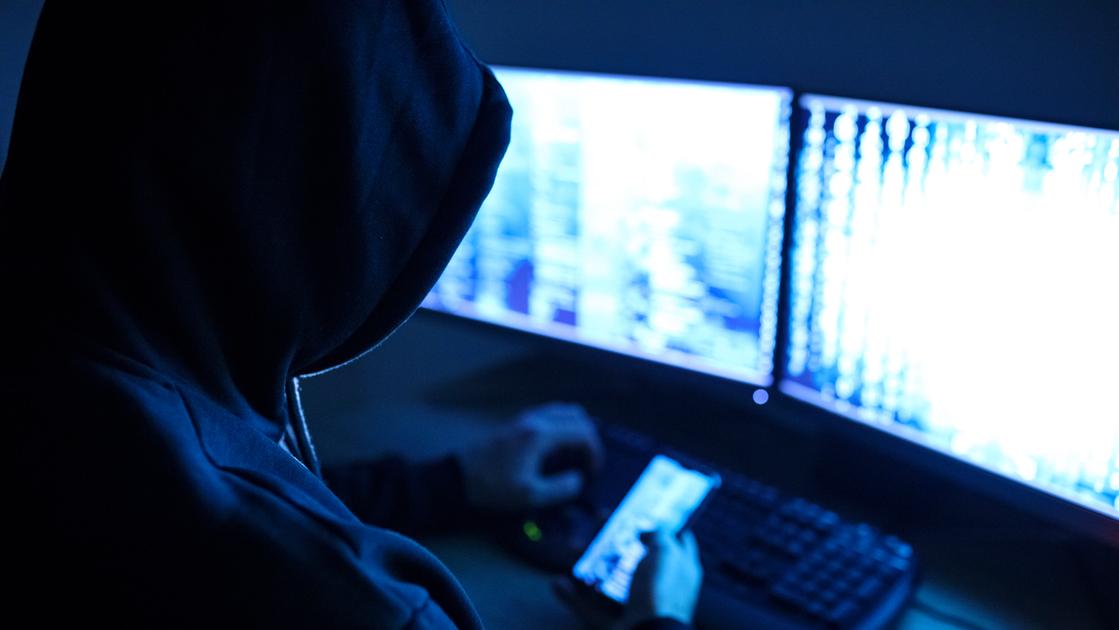 Il social diventa un incubo, gli hackerano il profilo: “Il mio alias per una truffa”