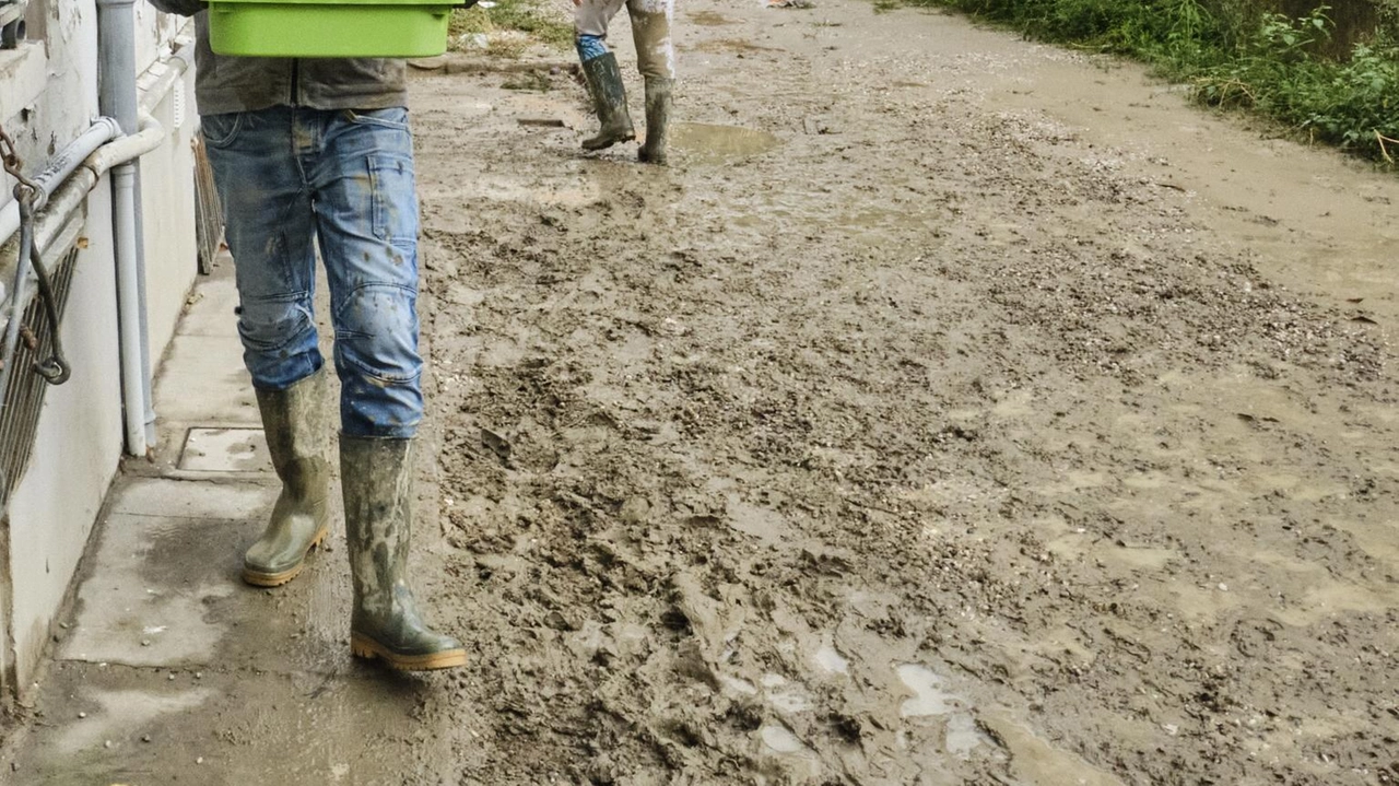 L’alluvione in via Ponte Romano (Tedioli)