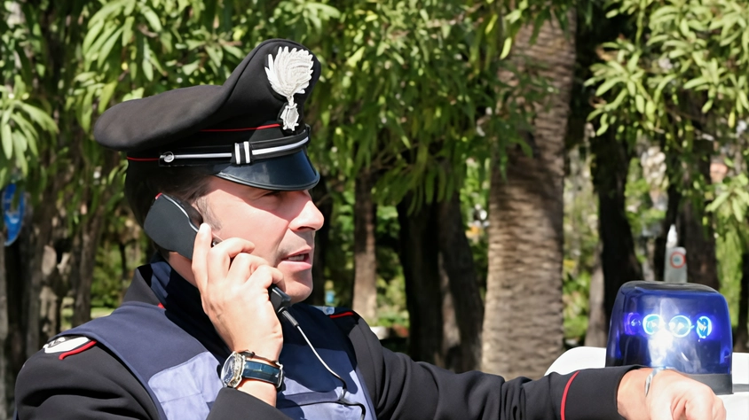 Madre e figlio anconetani condannati per droga: durante un blitz a casa loro, trovati con hashish. Il giovane torna in carcere, la madre con pena sospesa.