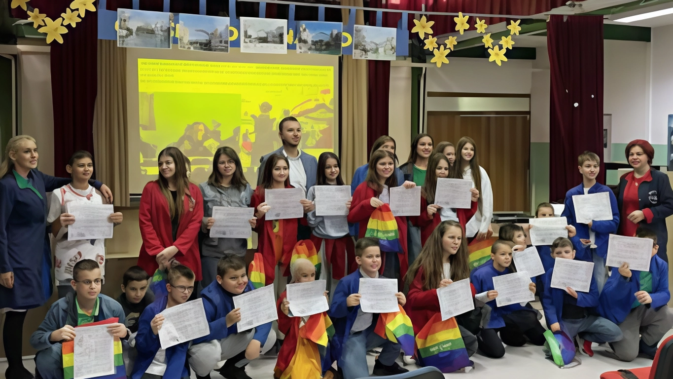 Premio "Gianfranco di Dario", due scuole raccontano la pace