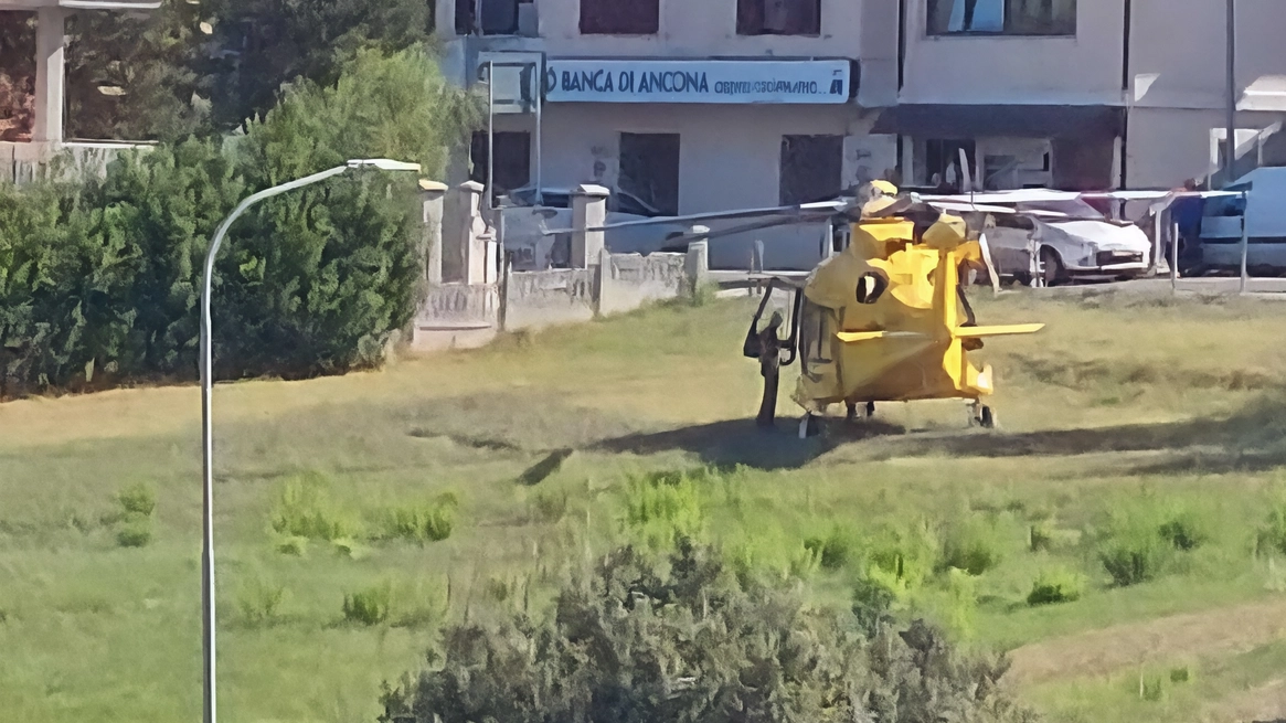 L’eliambulanza ieri a Polverigi