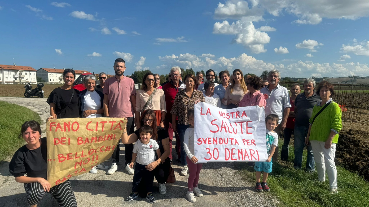 La protesta dei residenti di Bellocchi