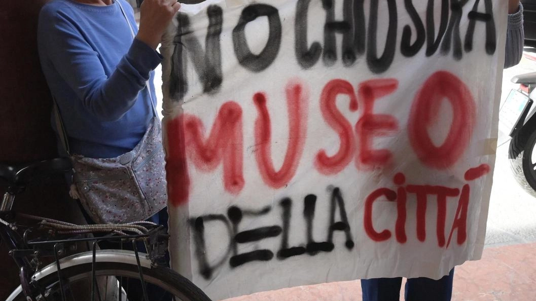 Matteucci e Brunelli: blitz alla mostra per difendere il museo della Città