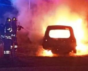 Auto in fiamme a Novellara, si ipotizza il dolo