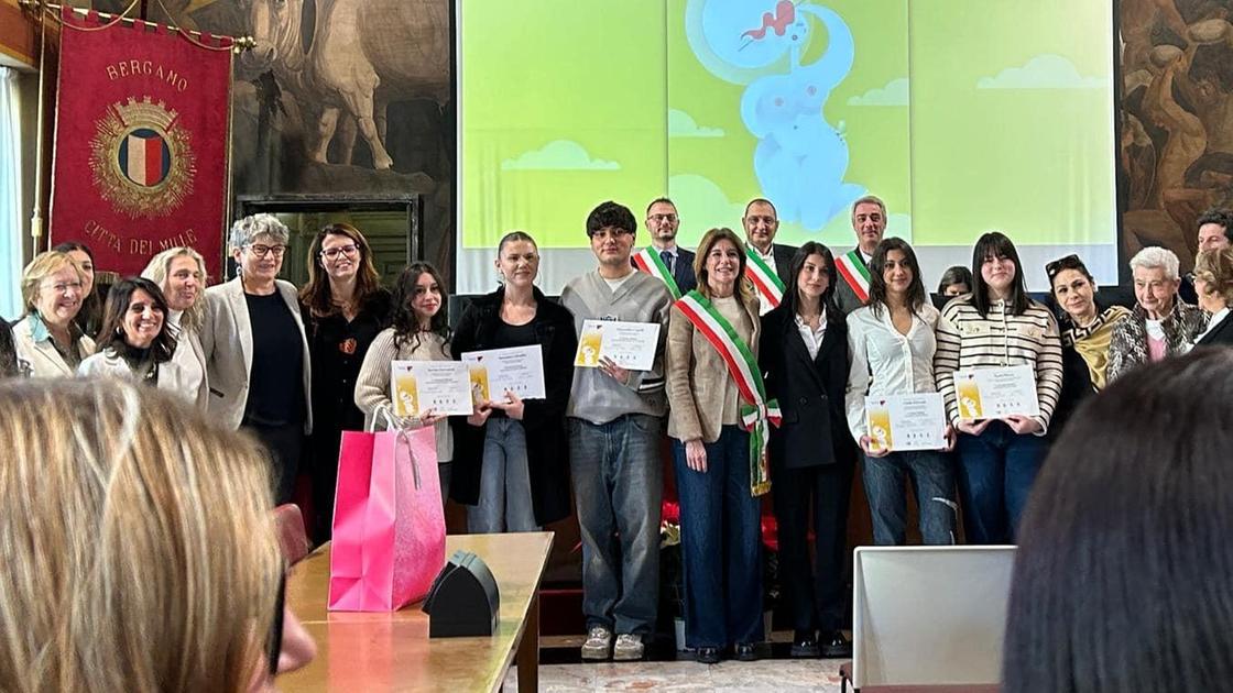 Laura Shtrezi vince un premio a Bergamo