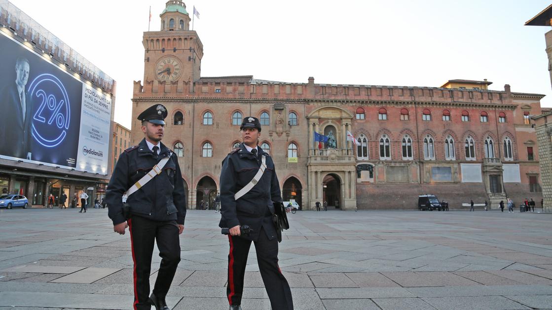 ‘Bottega’ delle droghe sintetiche in pieno centro a Bologna: arrestate due persone