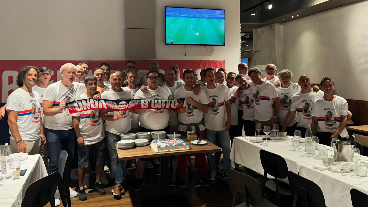 Reunion annuale dei Fratelli Rossoblù al ristorante Papillon di Porto d’Ascoli, con la presenza di ex giocatori e allenatori del settore giovanile della Samb.