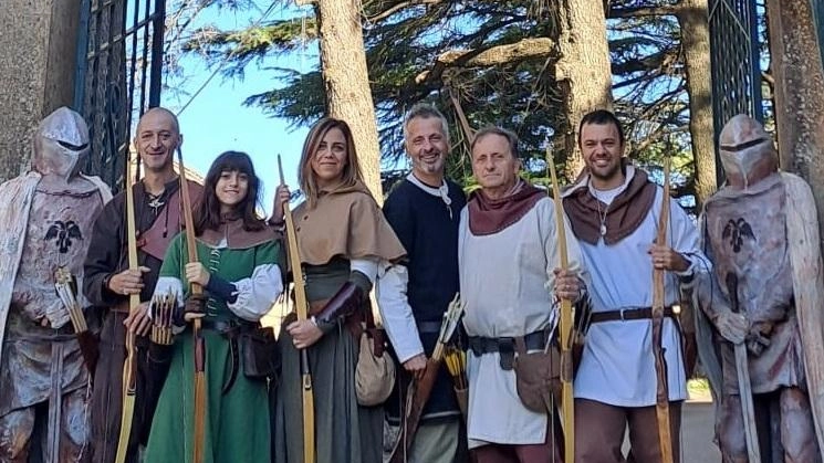 A San Severino, Enna, il Palio dei Castelli trionfa al Campionato italiano di tiro con l’arco storico. Ilaria Vignati vince individualmente a soli 13 anni.