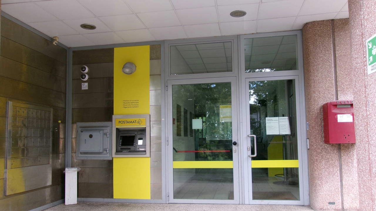 L’ingresso dell’ufficio postale di San Mauro Pascoli