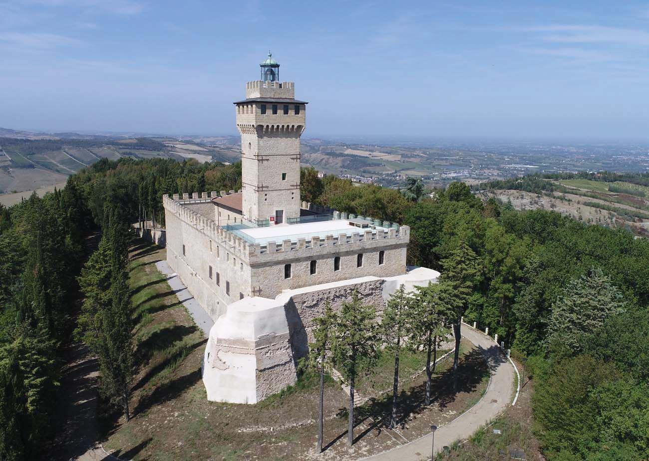 Rocca delle Caminate, riapre il forte medievale che fu dimora del Duce