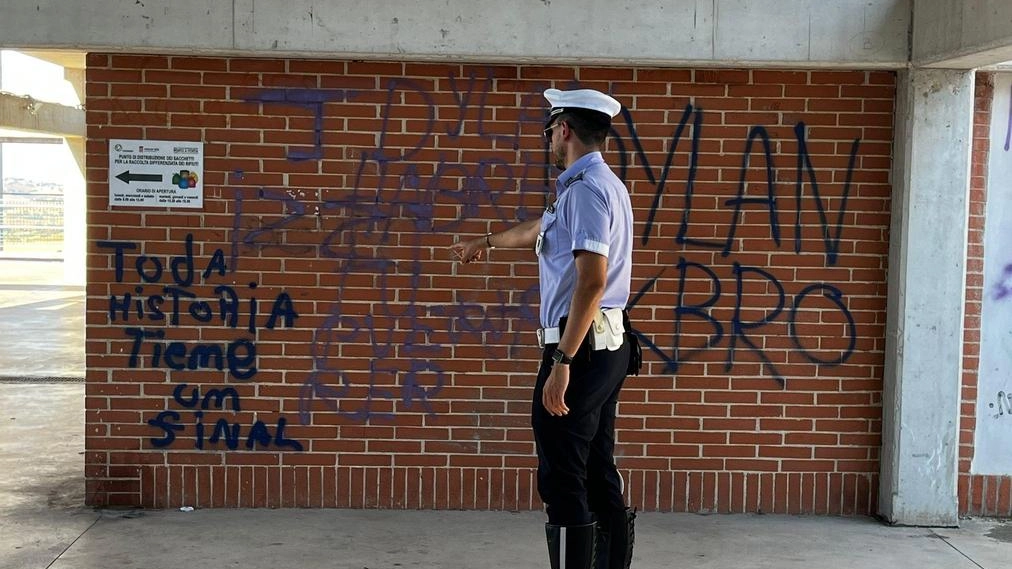 Identificati dalla polizia locale un 17enne e un 13enne richiedenti protezione internazionale. Sono stati incastrati grazie alle telecamere, dopo le segnalazioni dei residenti del quartiere Cairoli.