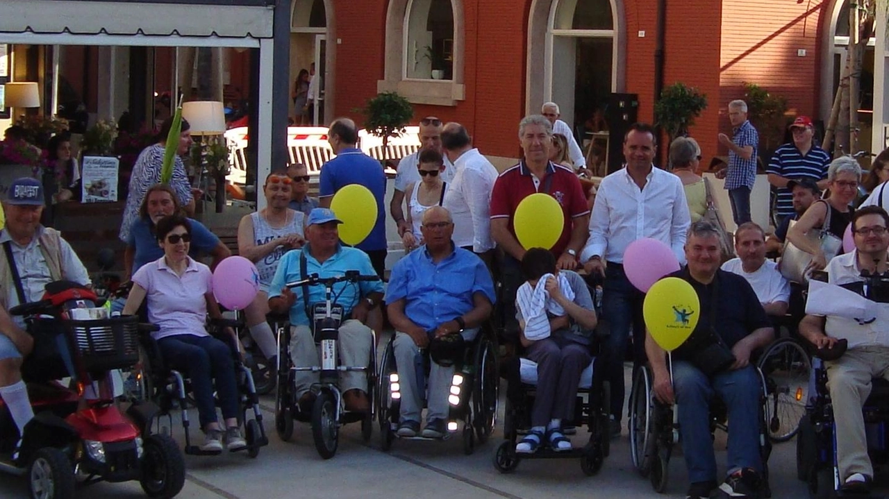 Alcuni iscritti dell’Associazione Avi Marche che martedì saranno in Regione per chiedere più diritti