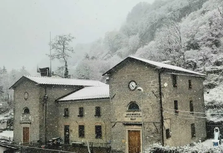 Proiettile bianco, la prima neve imbianca le cime dell’Appennino romagnolo