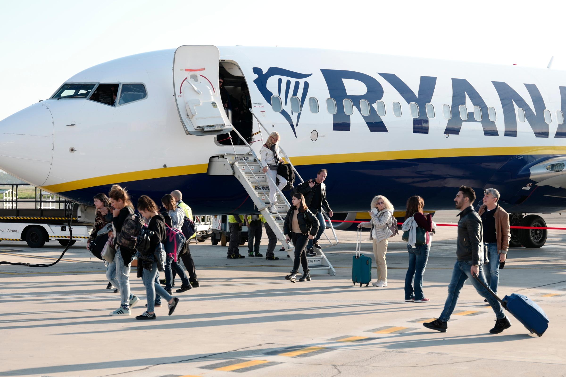 Ryanair, le mete estive del Ridolfi: confermati voli su Palermo e Katowice