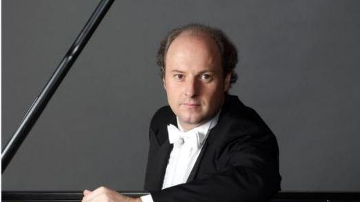 Oliver Kern in concerto tra Beethoven e Brahms