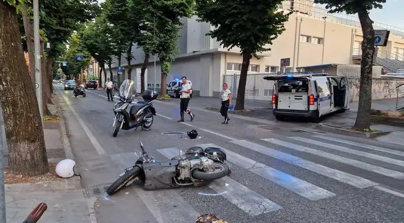 Scontro Tra Scooter, Due Feriti. Uno è Grave, Portato Ad Ancona