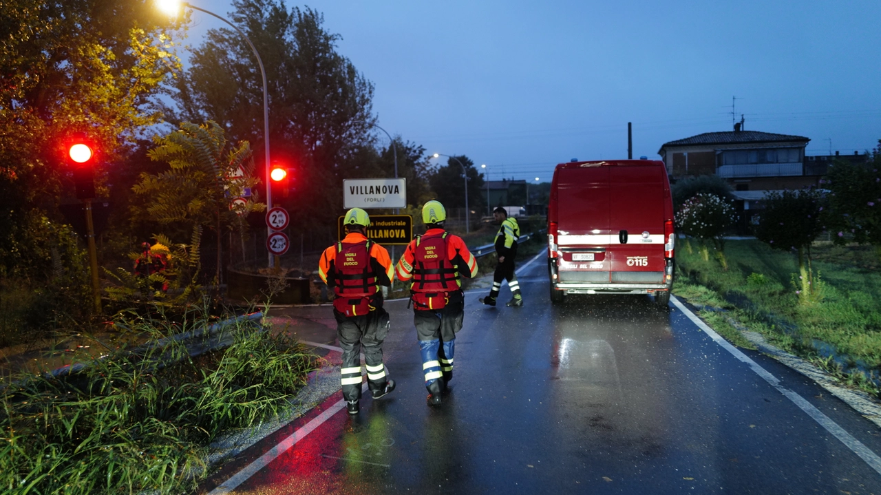 L’intervento dei vigili del fuoco in via Zignola a Villanova (Frasca)