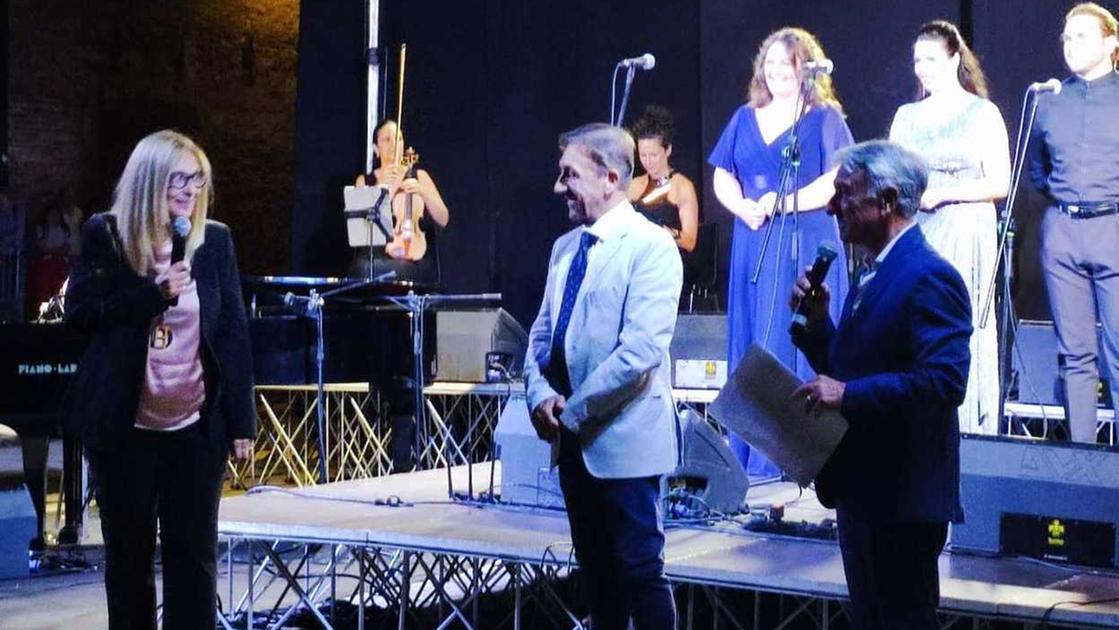 Pavarotti forever a Comacchio, un’ovazione: “Big Luciano, orgoglio nazionale”