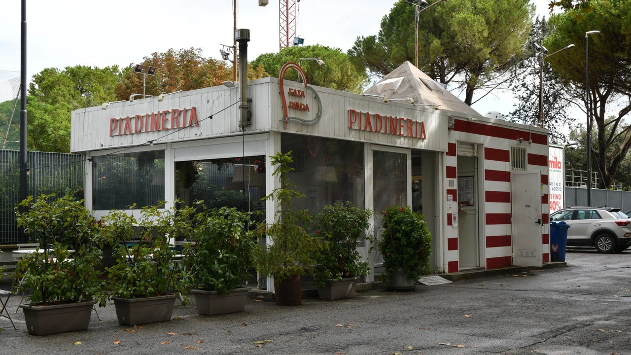 Sui due colpi in gelateria al Ronco e alla piadineria di via Campo di Marte indagano gli agenti della questura