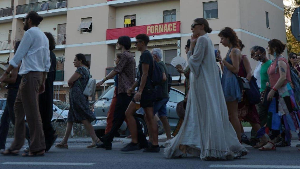 Un’immagine della passata edizione della manifestazione culturale a Valle Cascia di Montecassiano, a cui quest’anno è stato imposto lo stop alle 23.30