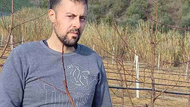 Stefano Bracalenti dell’omonima azienda agricola composta da sei ettari di terreno coltivato a frutta e verdura