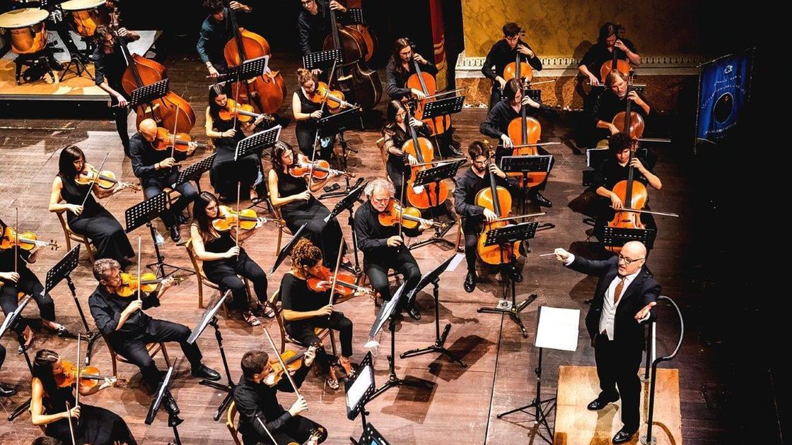 Solisti e orchestra:. Conservatorio sul palco